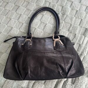 B MAKOWSKY Medium Blk Leather 2 Handle 3 Section Leopard Lining W/ Zippered Area